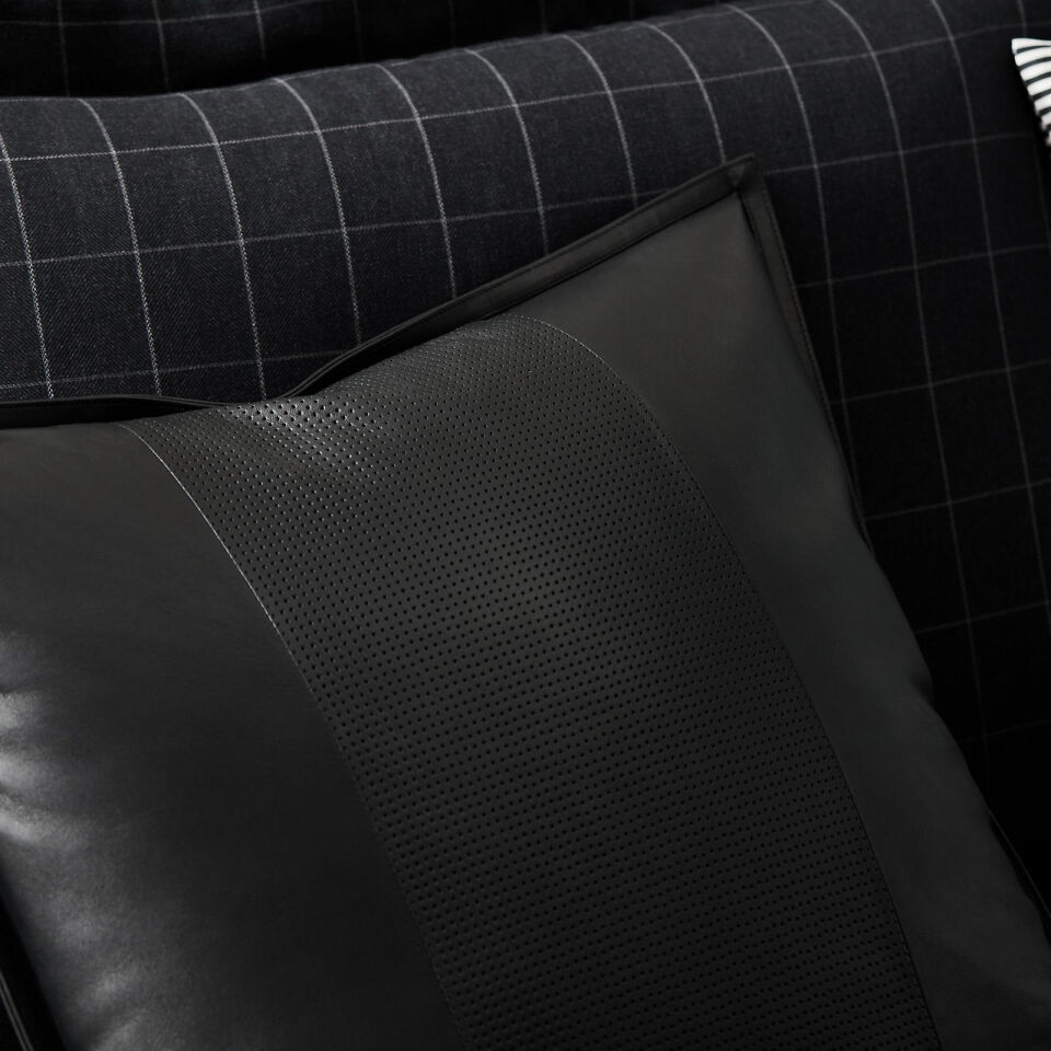 PIERCE DEKORATİF YASTIK