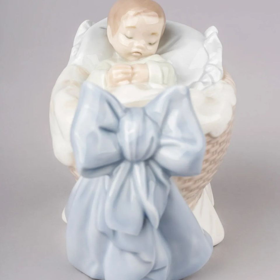 A NEW TREASURE ERKEK FİGÜRÜ