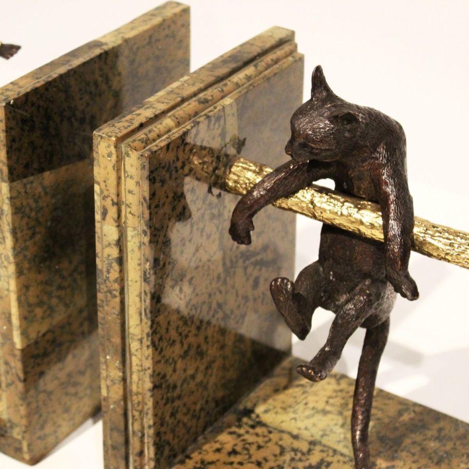 PURSUIT KİTAP TUTACAĞI