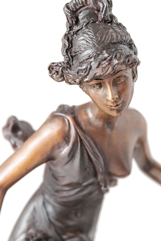 WOMAN SCULPTURE