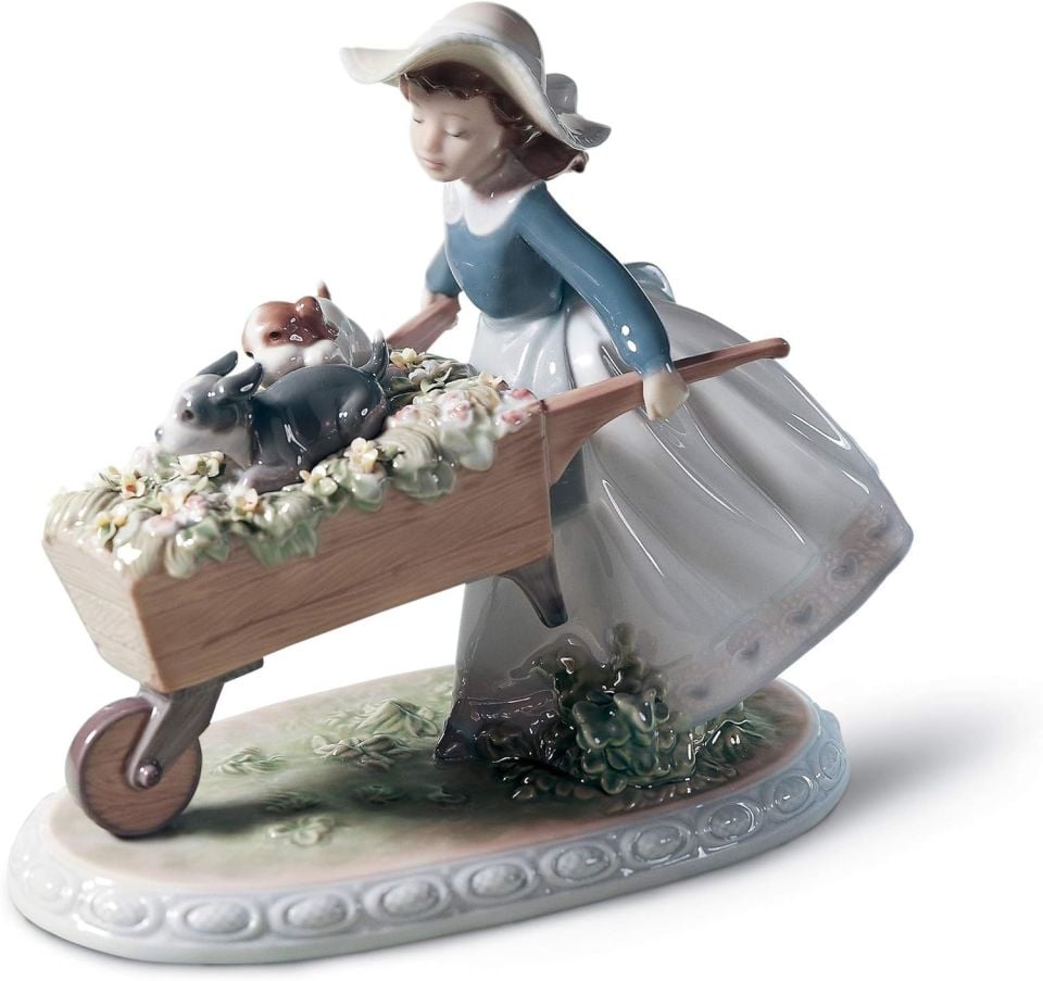 EL ARABALI KIZ FİGÜRÜ