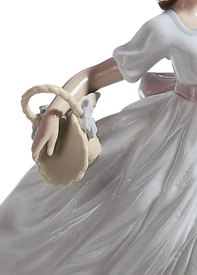 BAHAR NEŞESİ - KIZ FİGÜRÜ