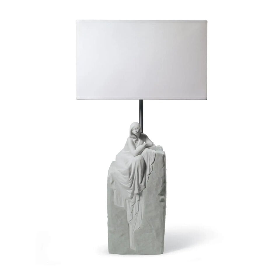 MEDİTASYON YAPAN KADIN  I- LAMBA