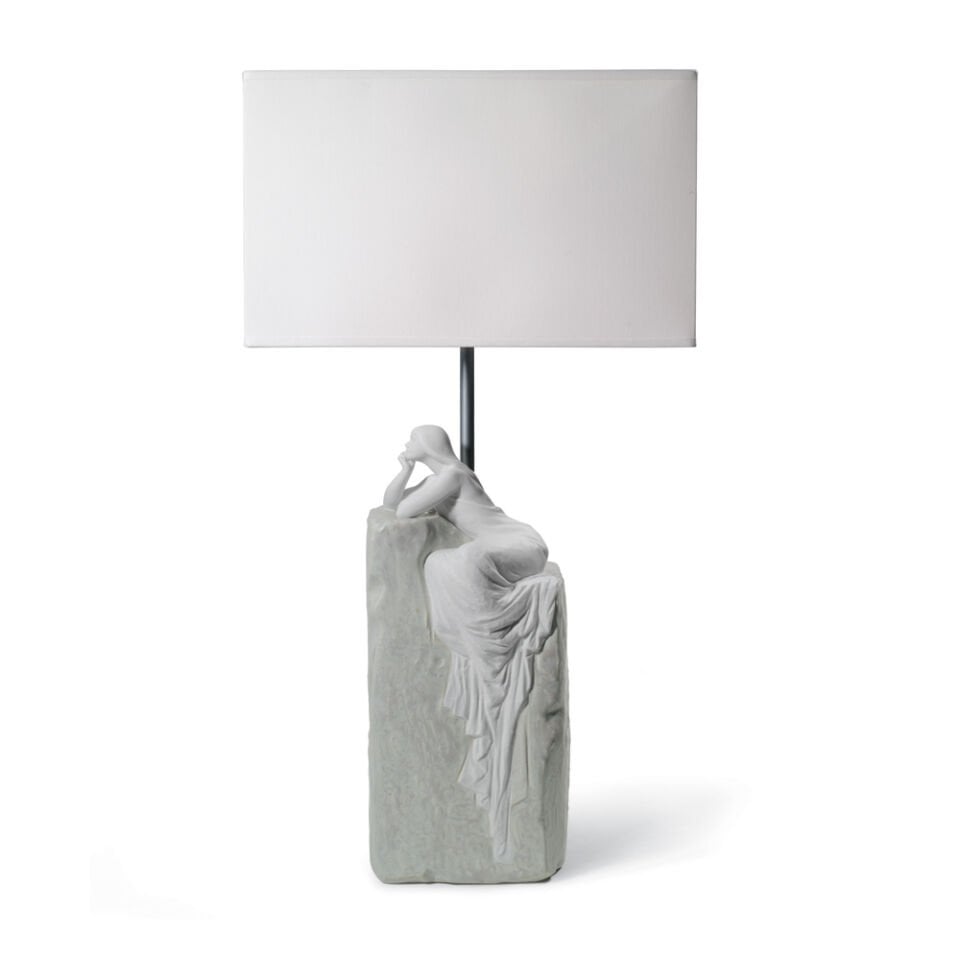 MEDİTASYON YAPAN KADIN  II- LAMBA